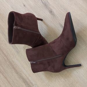 Brand new brown bootie